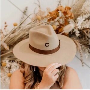 Charlie 1 Horse Highway Mushroom CWHIWA-4036MU Small